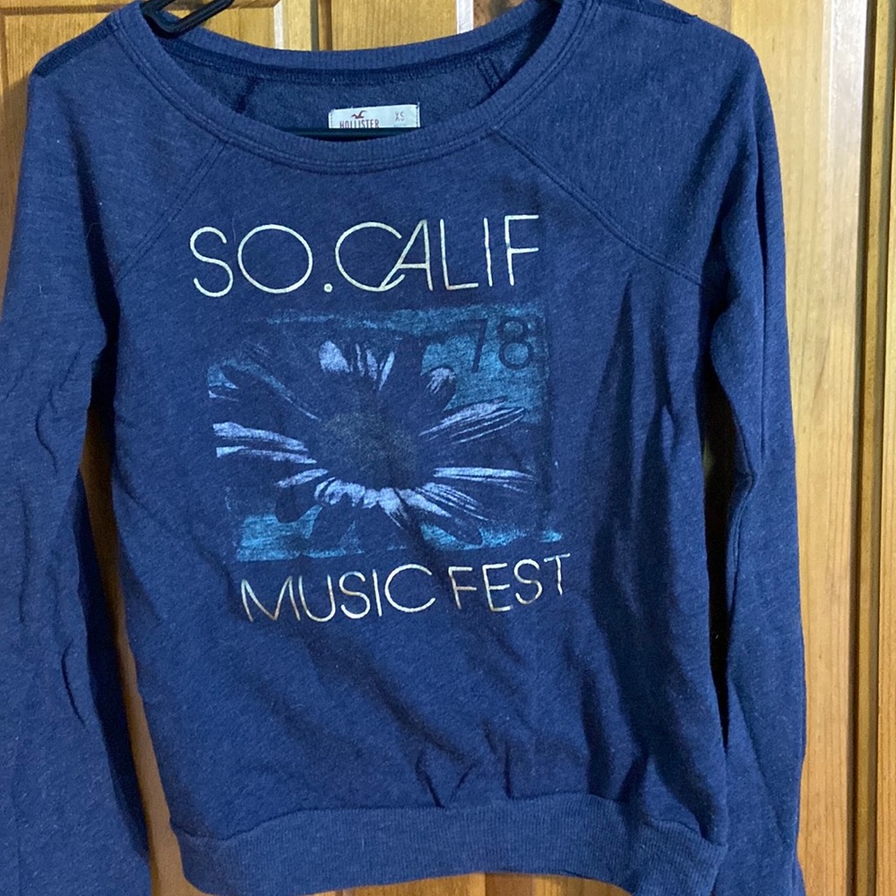 Hollister XS Navy sweater